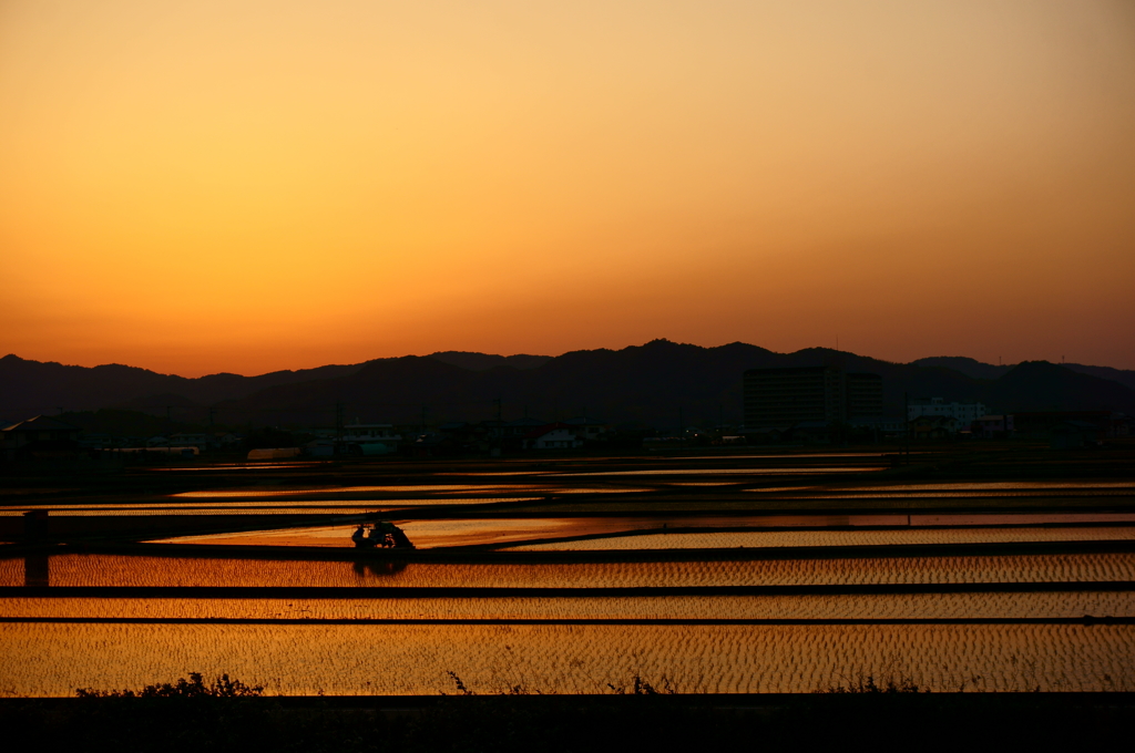 窓からみた夕焼け