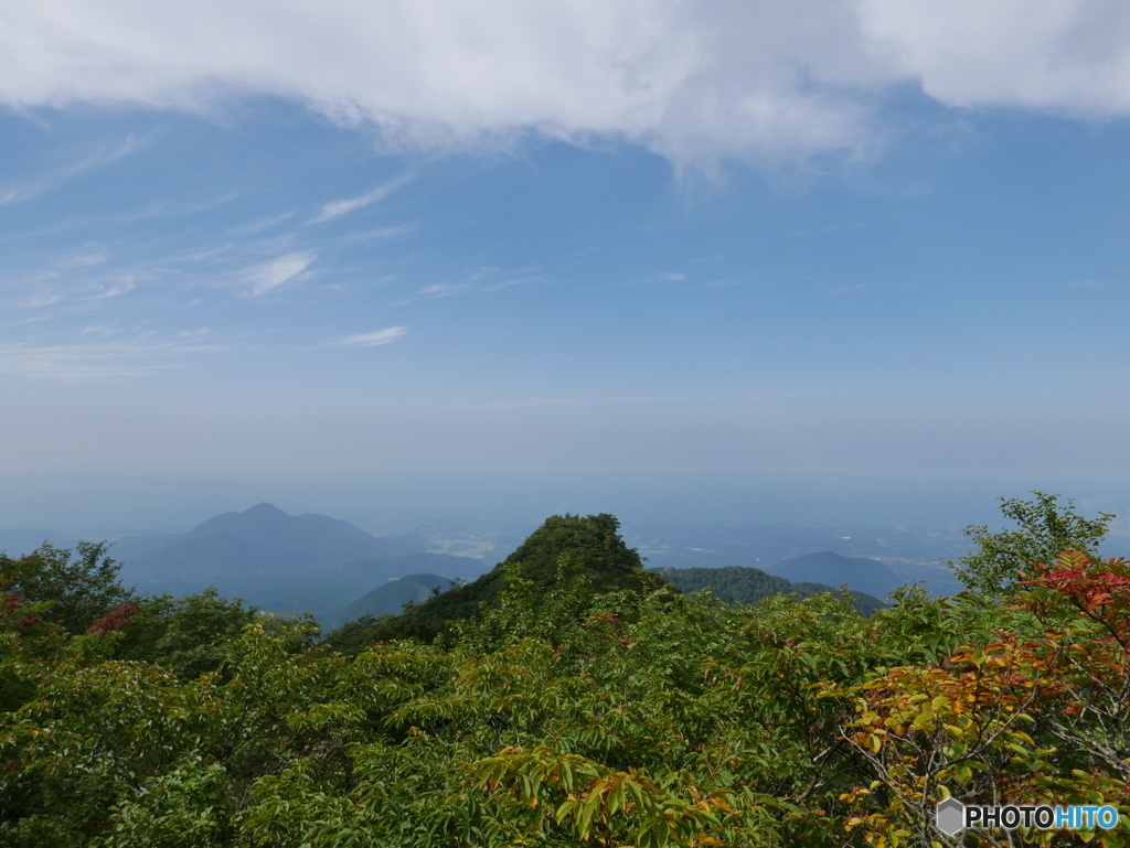 中宝珠より日本海を望む