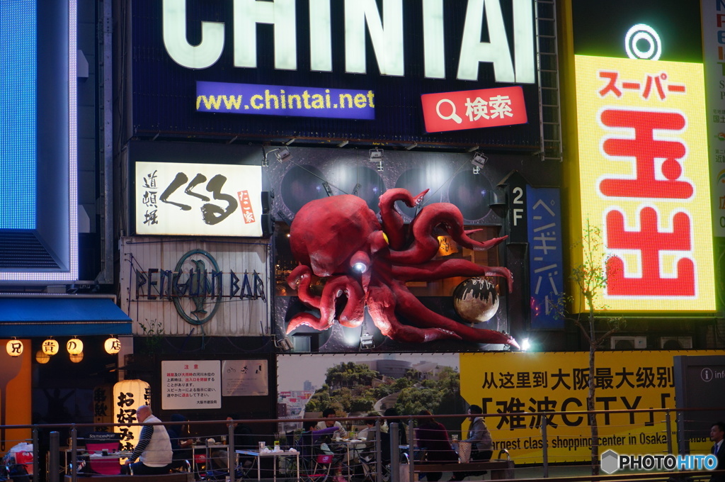道頓堀グリコサイン横のタコ