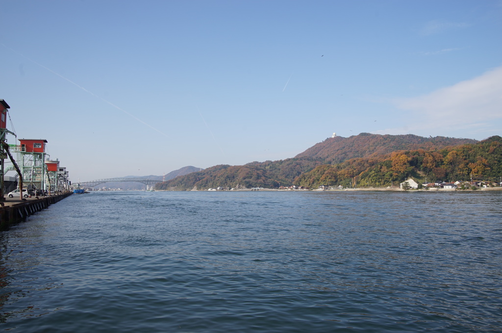 晩秋の境水道