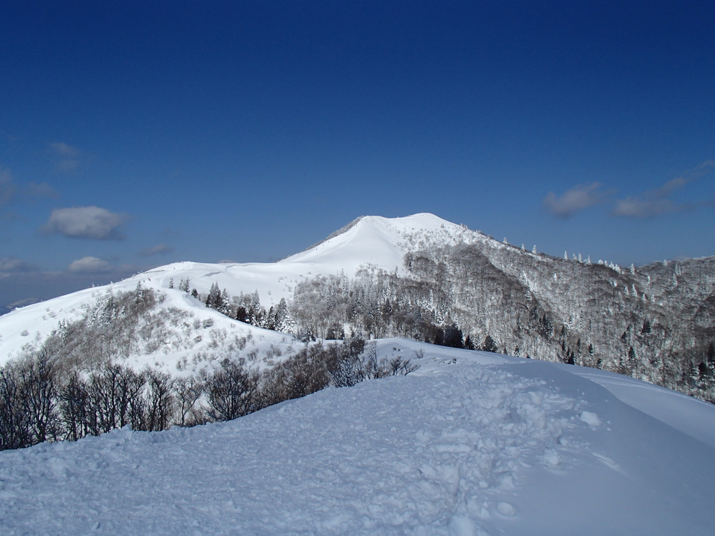 武奈ヶ岳山頂までの稜線