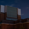夜の大学。