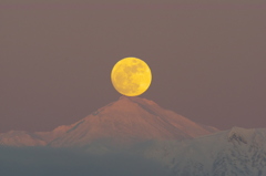 Moon and Mt TOKACHI