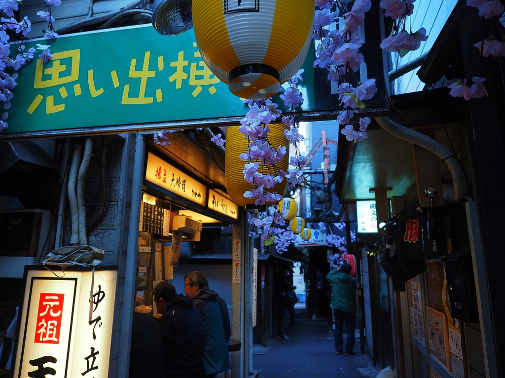 思い出横丁はカメラマンがいっぱい