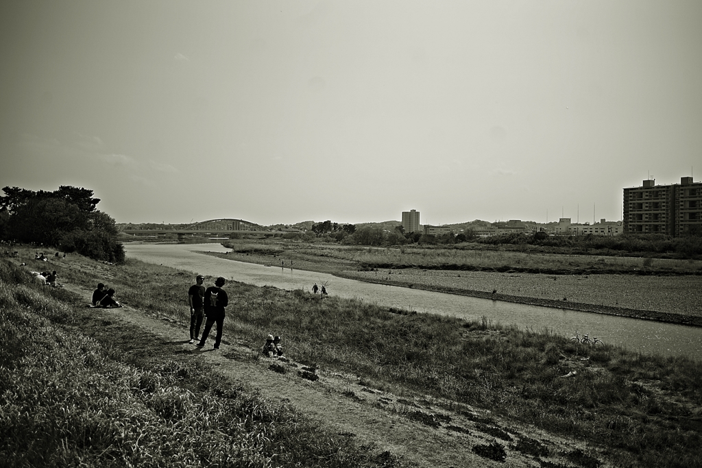 多摩川 一触即発