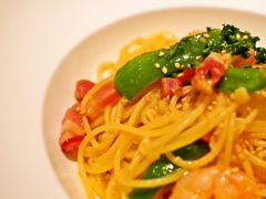 エビとピーマンとベーコンの辛口スパゲッティ