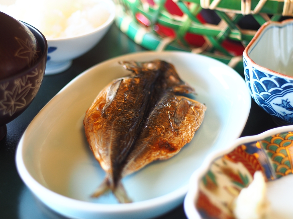 鯵だけ撮ったら民宿の朝ごはん