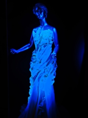 蛍光シルクな女