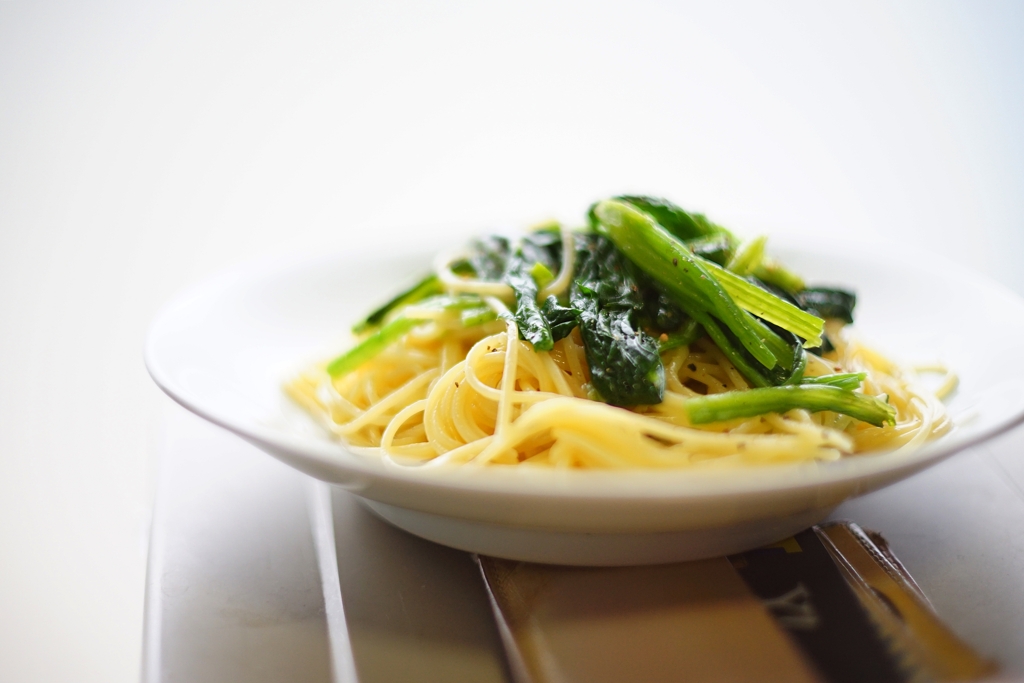 ホウレン草のバター風味スパゲッティ