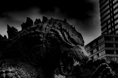 ゴジラは夜が似合う