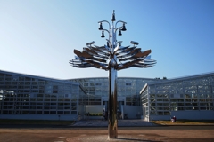 時を告げる ちょっとオンチなカリヨンの鐘