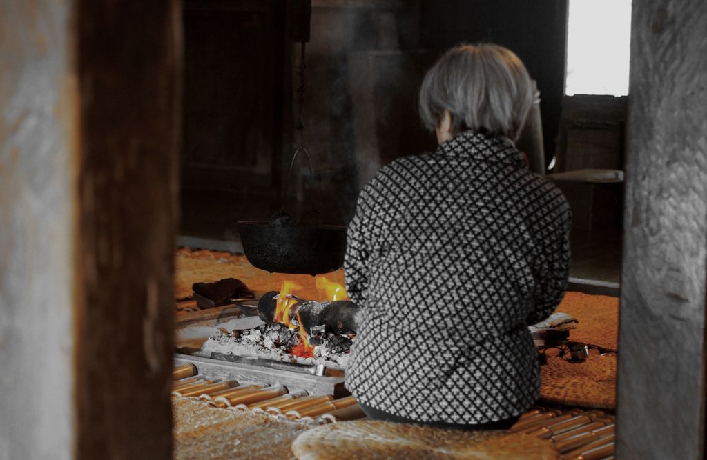 じっとみつめて