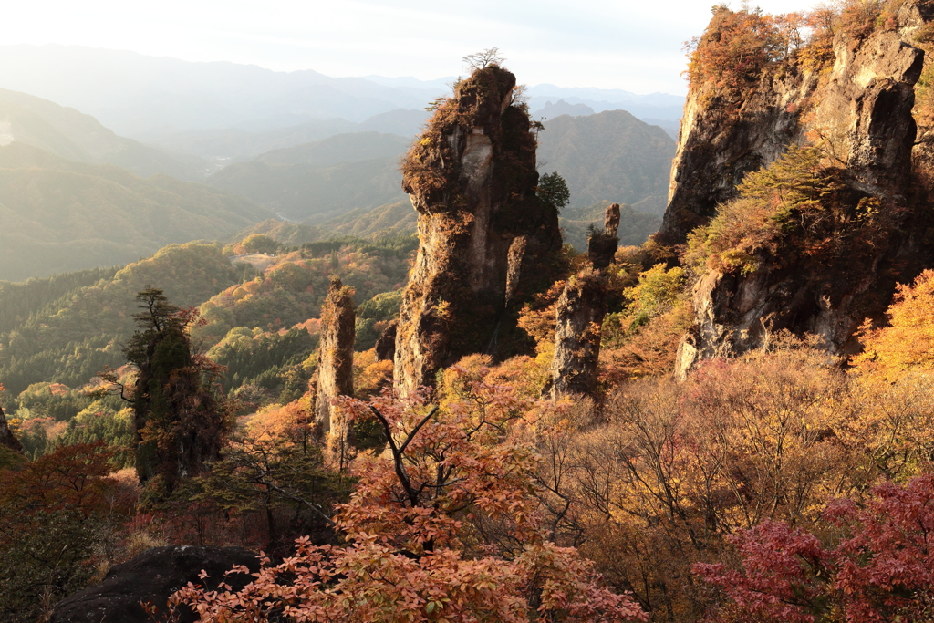 朝の奇岩