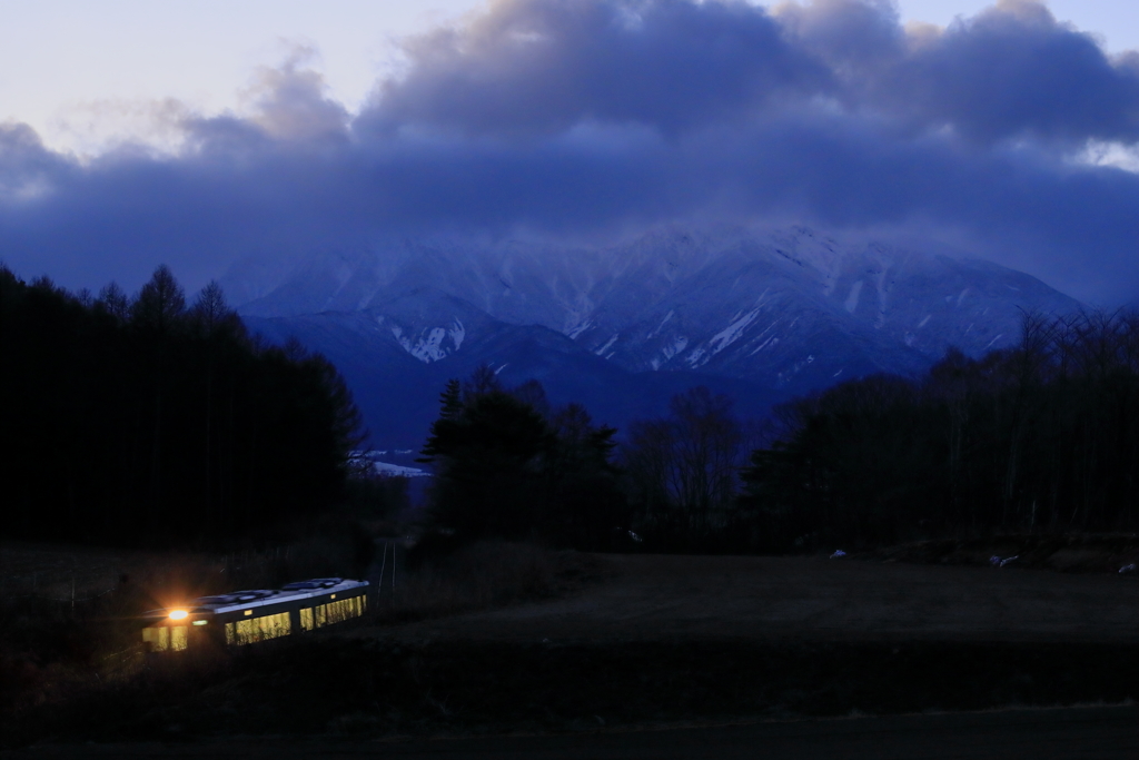 夕暮れ時の小海線