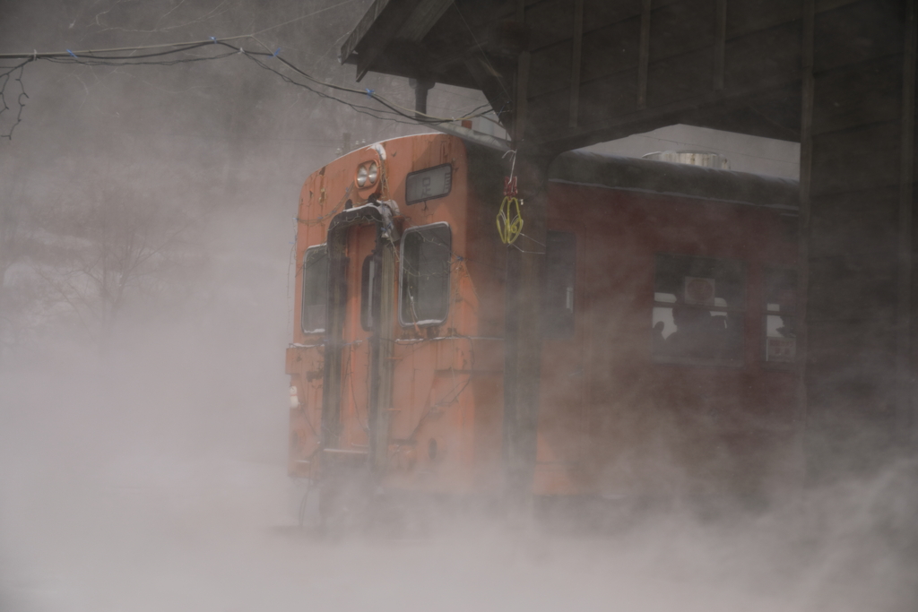 キハも吹雪かれて