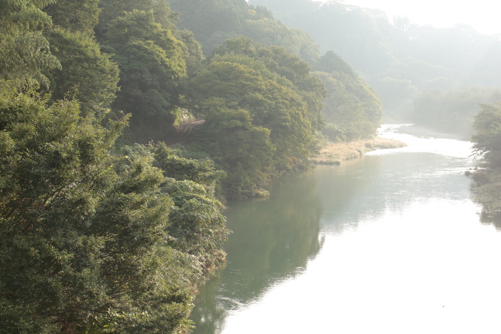 松島橋より朝の景色をのぞむ