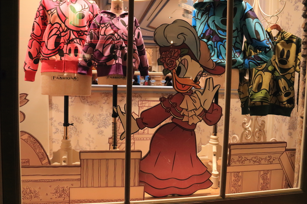 東京ディズニーランドのショーウインドウ  3