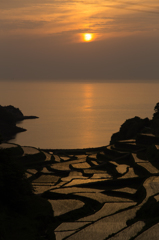 夕焼けの棚田