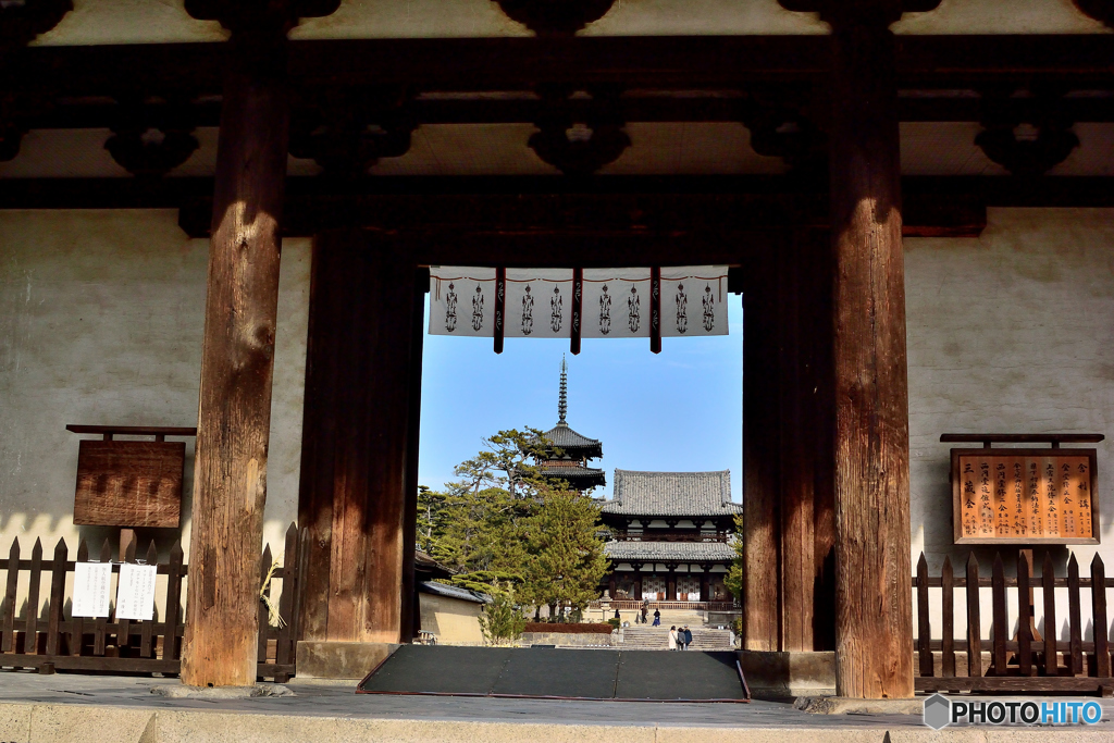 法隆寺中門修復完了