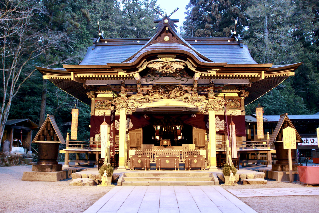 明け方の寶登山神社