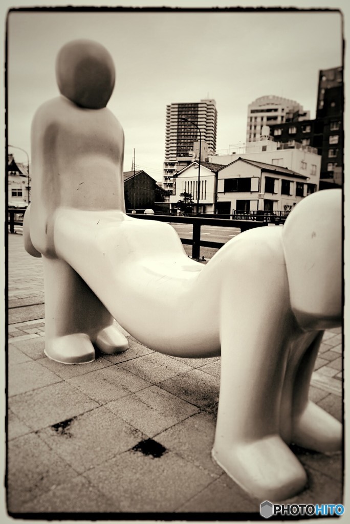 どうぞお座り下さい！
