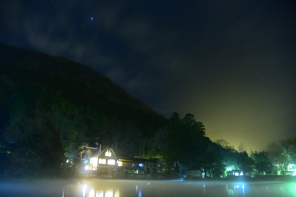 夜の金鱗湖②