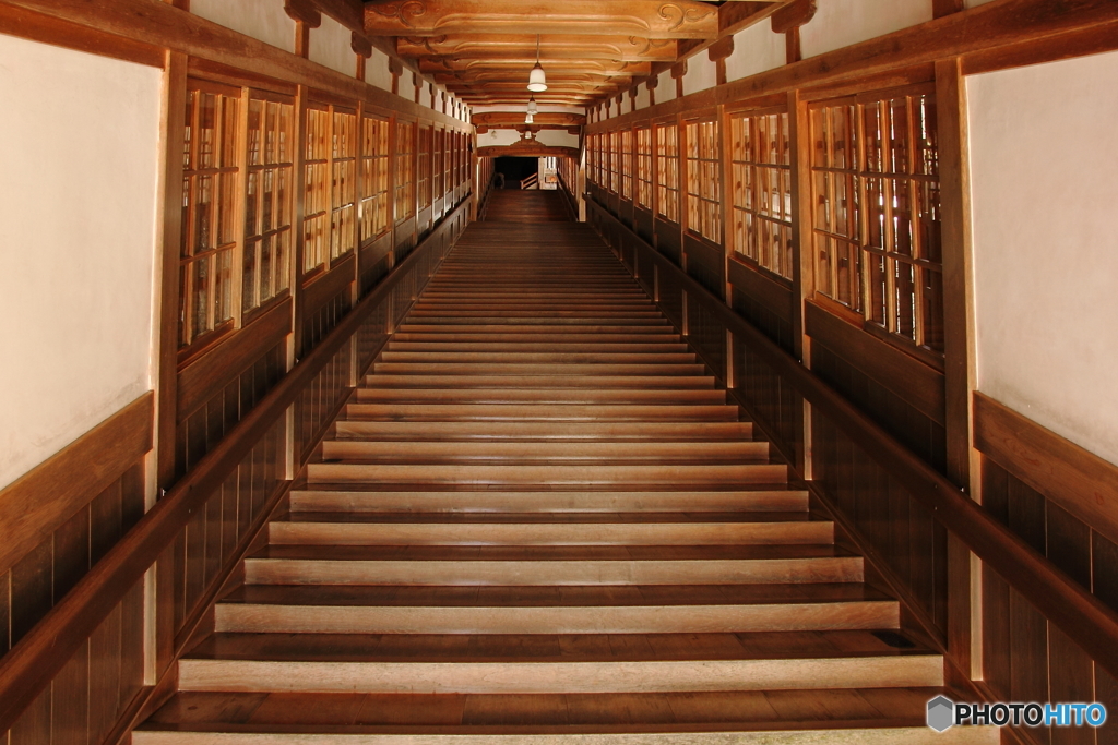 永平寺回廊の登り階段