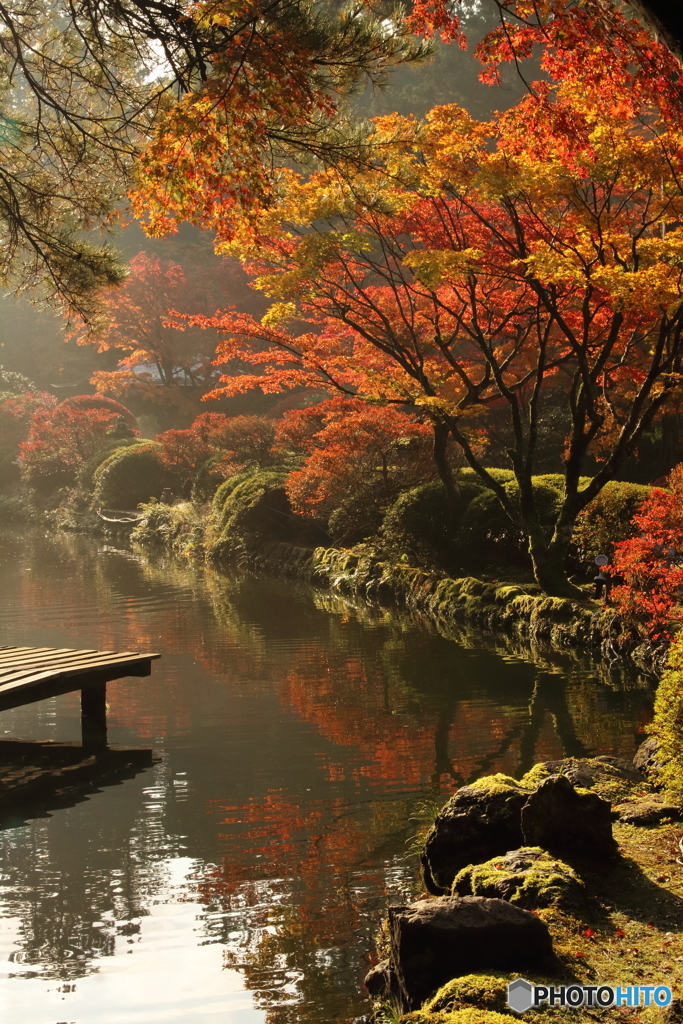 那谷寺 柔らかい朝日