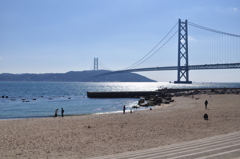 春先の明石の海と橋