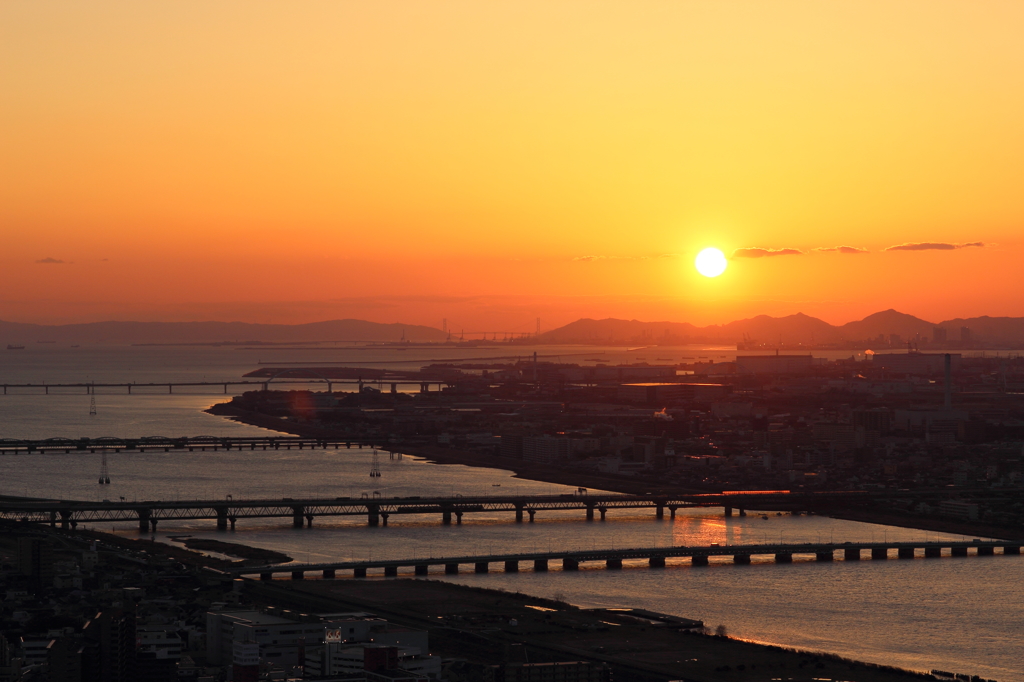 海峡も見える夕日