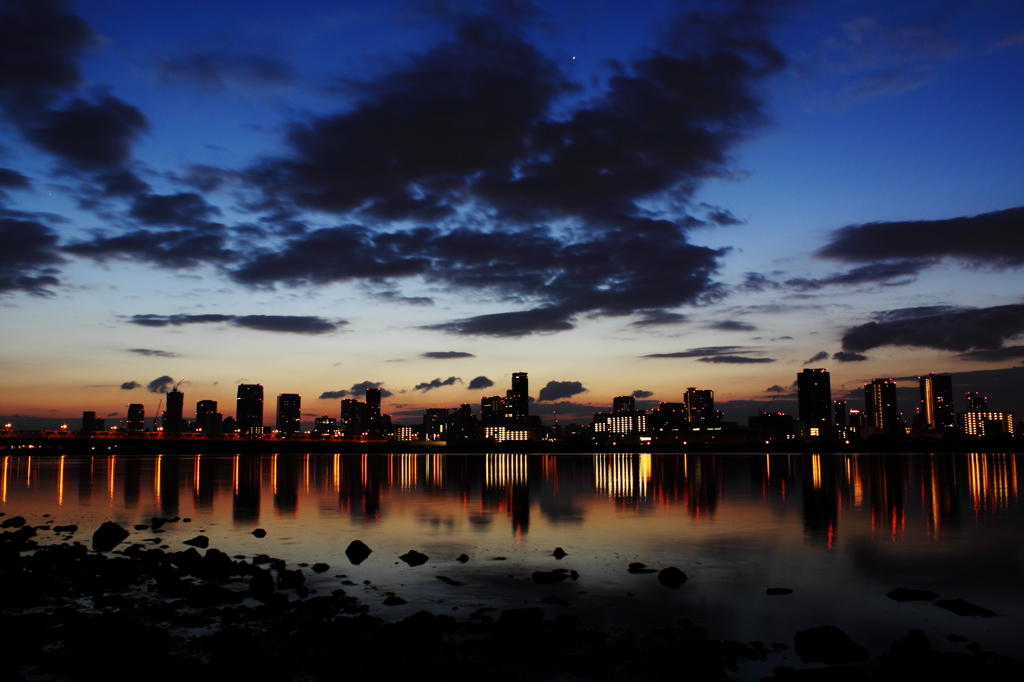 大都市の夜明け