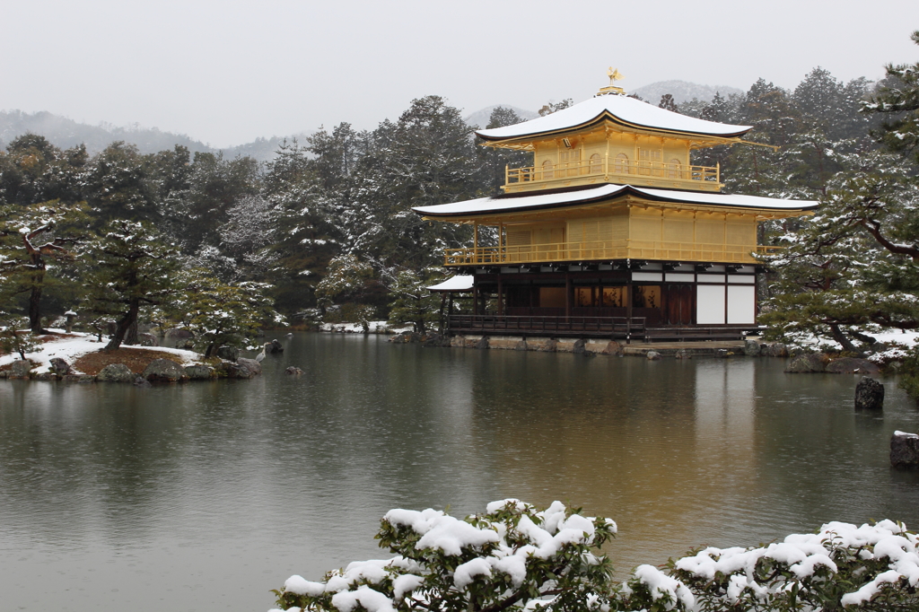 積雪の金閣寺