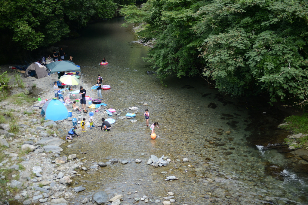 清流と家族団欒