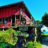 T-shirt shop and coffeehouse