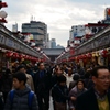 浅草スナップ　参道にて