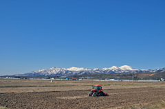 新十津川付近より　残雪の山脈