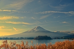 朝日の当たる山・・・Mt.FUJI
