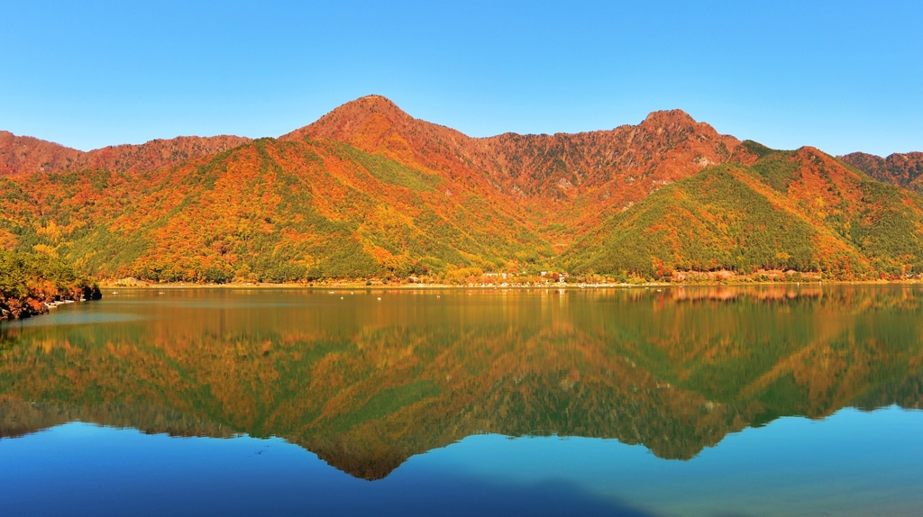 鏡面の秋景　～西湖～