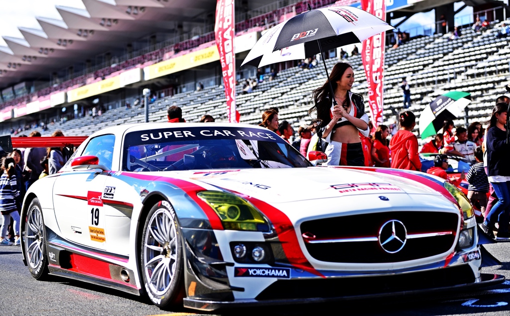グラマラス　～Mercedes-Benz SLS AMG～