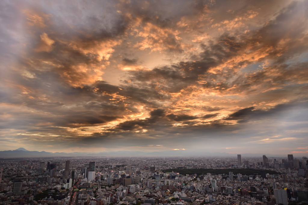 燃え盛る空