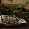 寂しそうな車