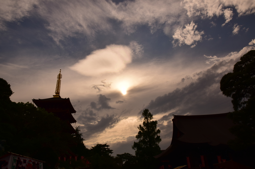 お寺の空