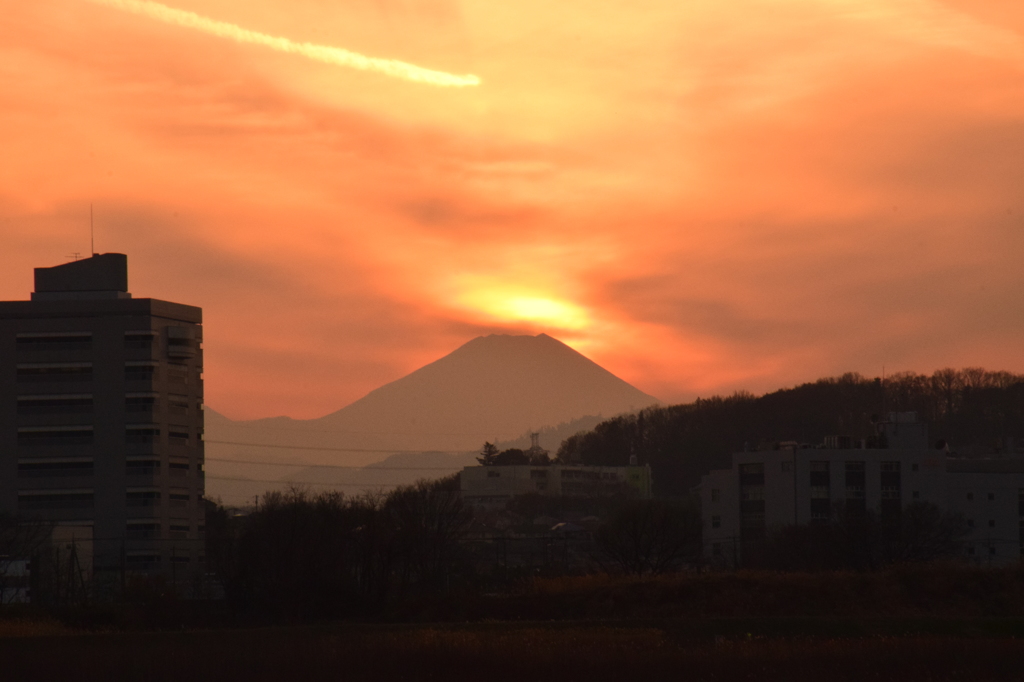 今日の夕日と富士山
