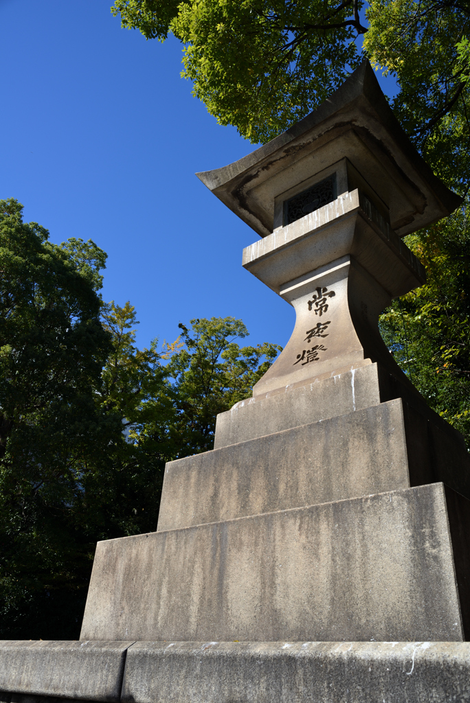 大きな・おおきな、常夜燈