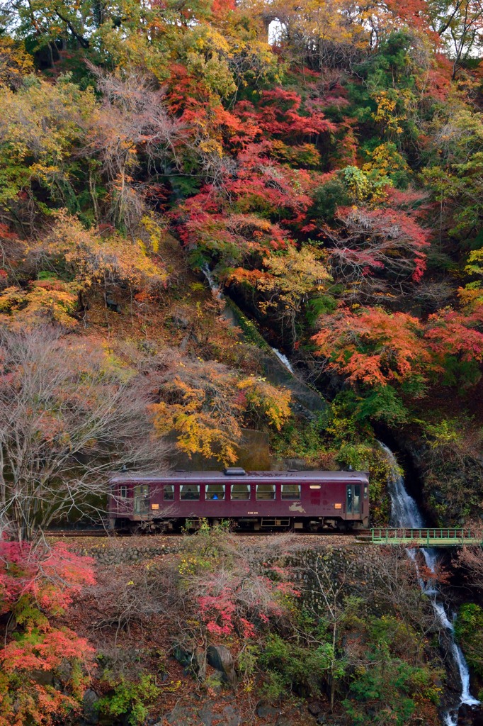 「汽車見の滝」