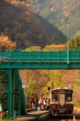 賑わう神戸駅