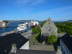 港に停泊する船　ホーコン王の館より　Norway Bergen