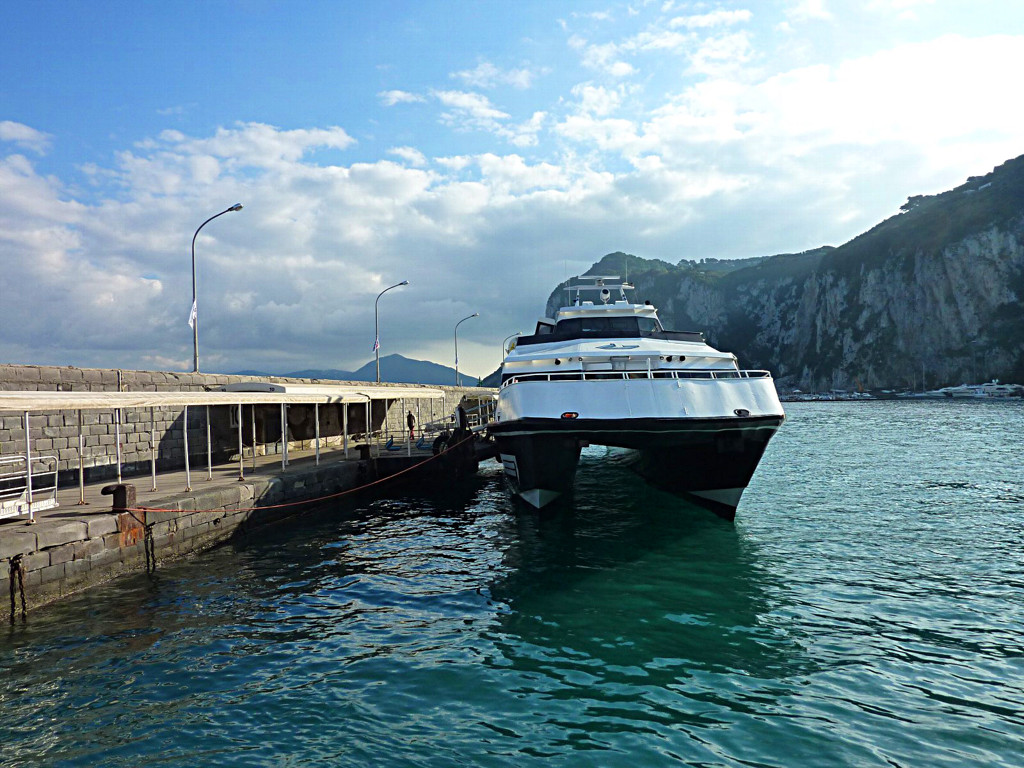 高速船 Italy Capri
