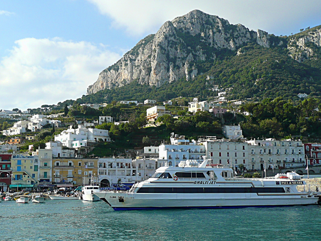 カプリ島の港 Italy Capri
