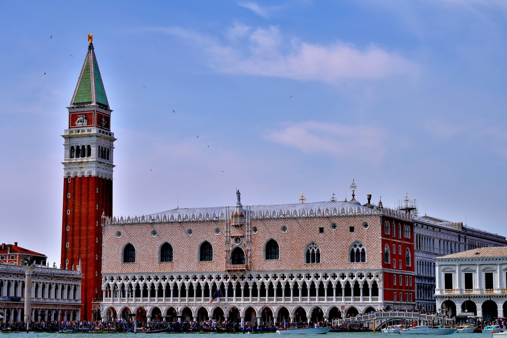 鐘楼とドゥカーレ宮殿 Venice
